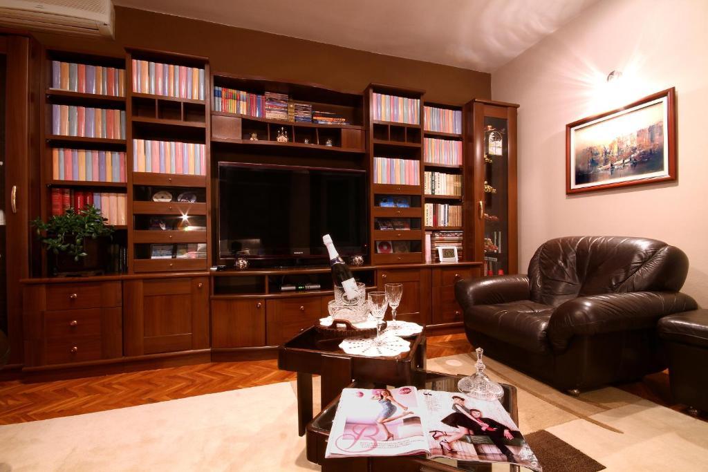 Apartments Vila Galileo Budva Rum bild